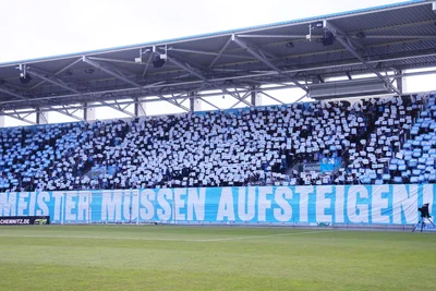 Meister müssen aufsteigen! Das wollen auch die himmelblauen Anhänger des Chemnitzer FC.