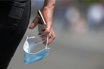 Wo wird die Maske im Herbst noch gebraucht? Sachsens Landesregierung will nächste Woche einen Plan vorlegen, der diese und andere Fragen beantwortet. 