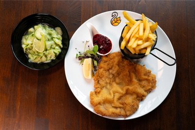 So wird das Wiener Schnitzel im Zwickauer Brauhaus serviert. 