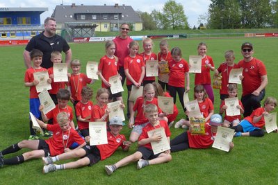 Die beiden siegreichen Teams des Treuener LV.