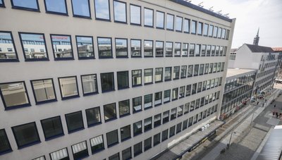 In dem Komplex Am Rathaus 8 ist das Gesundheitsamt der Stadt ansässig. Ob das so bleibt, entscheidet der Stadtrat am Mittwoch. 
