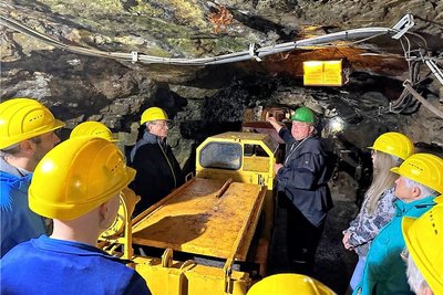 Das Atlas-Team war mit Gästen im Schaubergwerk in Johanngeorgenstadt unterwegs, geführt von Frank Vollert (Mitte rechts).