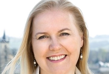 Arbeit vor Ort sichert Einwohnerzahlen und Steuern! Ich werde zur weiteren Belebung die örtlichen Unternehmen, die IHK, die Wirtschaftsförderung des Landkreises und des Freistaates sowie Veronica Bellmann (MdB) aktiv mit einbeziehen. Das schließt eine förderliche Bewerbung unserer Standortvorteile und guten Infrastruktur mit ein.