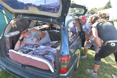 Fünf jahre hat Uwe Brüchner aus Annaberg an seinem Opel Omega Gespann mit Anhänger gearbeitet.