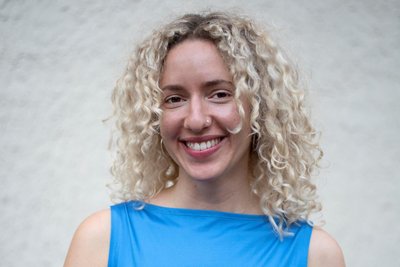 Luzia Schmittmann forscht an der TU Chemnitz und der TU Dortmund dazu, wie es Haushaltsarbeiterinnen im Alter ergeht.