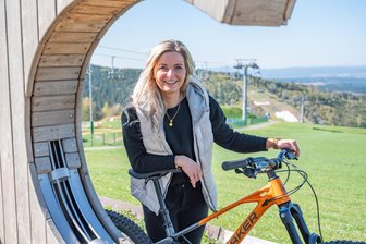 1996: Jennifer Braun - Schöneckerin hat den Urlaub zum Beruf gemacht - Jennifer Braun ist Chefin der Bike- und Skiwelt Schöneck.