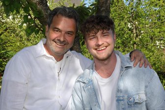 1997: Deutsch-Pop aus Leipzig und Volksmusik aus dem Erzgebirge - Toni Kraus mit seinem Vater Thomas „Rups" Unger. Für die Rups Gang stehen beide gemeinsam auf der Bühne.
