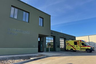 2,7 Millionen Euro für bessere Notfallversorgung in Roßwein investiert - Die neue Rettungswache im Gewerbegebiet „Goldene Höhe“ in Roßwein.