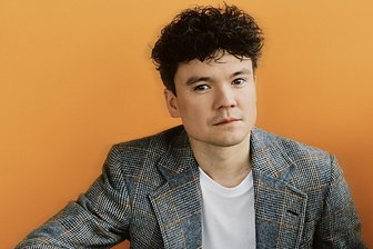 Sympathieträger an der Spitze der Robert-Schumann-Philharmonie Chemnitz: Conductor in Residence Elias Grandy.