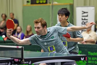 2. Tischtennis-Bundesliga: TTC Sachsenring Hohenstein-Ernstthal gleicht Bilanz aus - Im Doppel kam Hartmut Lohse (vorn) mit Nicholas Lum zu seinem ersten Zweitliga-Einsatz für den TTC Sachsenring - und konnte sich über einen hart erkämpften 3:2-Erfolg freuen. 