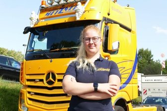 20-jährige Truckerin übernimmt das Steuer - Melissa Wilhelm gefällt das Truckerleben. Besonders schön sei der Job, wenn sie morgens hinterm Steuer den Sonnenaufgang erlebt. 