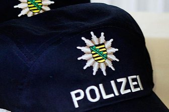20-Jähriger bedroht Mann mit Waffe - 