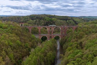20 Jahre Vogtland Panorama Weg: Wanderfest lockt ins Elstertal - Rund rum die Elstertalbrücke finden am Samstag Wanderungen statt.