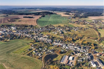 20. Westsächsischer Wandertag startet am Samstag im Thüringer Vogtland - Blick auf Tanna. Ein Rundweg um die Stadt bietet schöne Blicke.