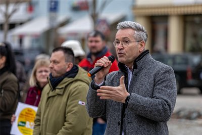 Konzernbetriebsrat Hermann Soggeberg gibt den Beschäftigten in Auerbach eine Stimme und fordert: „Wir brauchen die Unterstützung aus der Politik“.