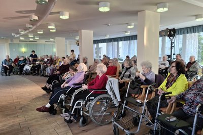50 Heimbewohner haben sich die Aufführung angeschaut. Ihr Urteil fiel einhellig positiv aus.