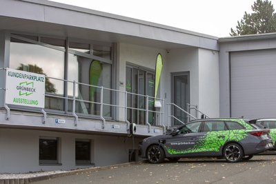 Die Firma Grünbeck an der Chrieschwitzer Straße hat einen breiten Kundenkreis. Auch Fensterreparaturen und Einzelanfertigungen für Jedermann gehören zum Angebot.
