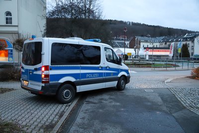 Polizisten haben bei der Kontrolle eines Fahrradfahrers in Aue mehr als 500 Gramm Marihuana entdeckt. Eine Wohnungsdurchsuchung offenbarte noch mehr. 