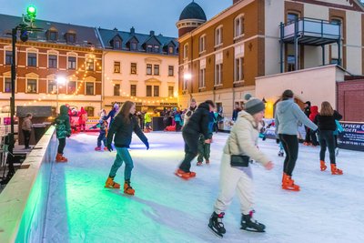 Auf der Eisbahn in der Olbernhauer Innenstadt findet am Samstag eine Disco statt.