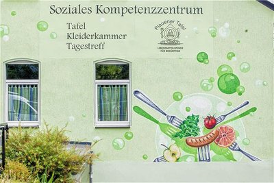 Im Sozialen Kompetenzzentrum werden Bedürftige fündig. Dort erhalten sie für einen kleinen Obolus auch täglich ein warmes Gericht.