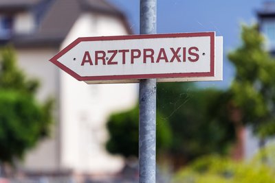 Mit der neuen Förderstrategie soll das Ansiedeln von Arztpraxen unterstützt werden.