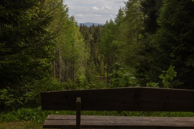 An Tagen mit guter Fernsicht ist vom Rastplatz selbst der Fichtelberg zu sehen.