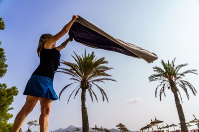 Zuschuss für die schönsten Wochen des Jahres - viele können sich im Sommer über ein Urlaubsgeld freuen (Symbolbild)