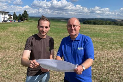 Max Hähnel (links) und Jens Zeidler von der „Freien Presse“ haben die Tour schon getestet.