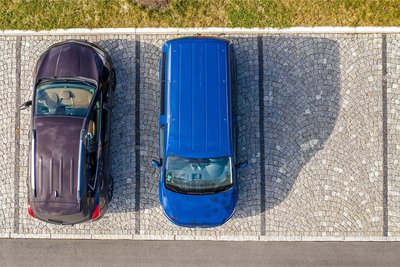 Komfortabel: 2,88 Meter ist ein Stellplatz auf dem neuen Parkplatz an der Saigerhütte in Olbernhau breit.