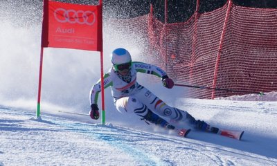Nachwuchshoffnung Julia Mehner belegte im Riesenslalom der U-16-Klasse Platz 1 im Schülercup und Rang 3 bei der deutschen Meisterschaft.