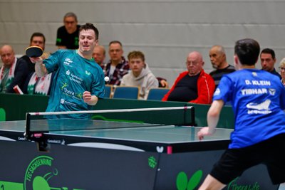 Andrew Baggaley (li.) war gegen Dennis Klein auf Siegkurs, verlor aber noch unglücklich.