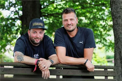 Sebastian Seidel (l.) und Rico Einenkel sind sehr gespannt, wie gut die neue Version von "Right Beside You" ankommt. 