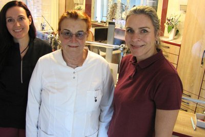 Praxis am Kellerberg Geringswalde. Nancy Biewald, Claudia Glanz, Jenifer Heinze (v. l.).