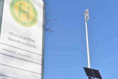 Die Sirene am Buswendeplatz im Freiberger Münzbachtal. zählt zu den 14 Sirenen der Stadt.