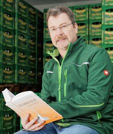 Fachliteratur gehört auch bei Thomas Fiedler aus Oberscheibe dazu. 