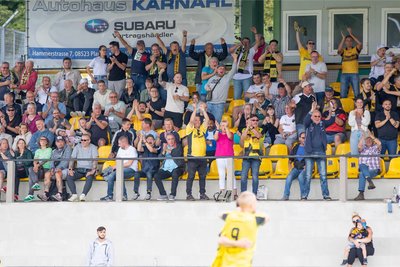 Nach dem 2:0 für den VFC Plauen war der Jubel auf der Tribüne des Vogtlandstadions groß.