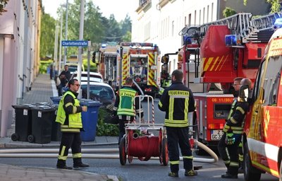 Großeinsatz in Glauchau: Die Feuerwehr war mit elf Fahrzeugen zum Brandort in der Oberstadt ausgerückt.