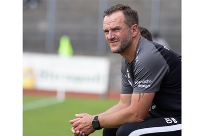 Sorgenvolle Miene bei Karsten Oswald in der zweiten Halbzeit. Sein Team gab das Spiel noch aus der Hand.