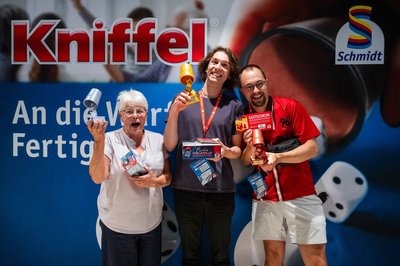 Die Besten: Katharina Lehmann (2. Platz, l-r), Lennart Fiedler (1. Platz), und Nico Richard (3. Platz).