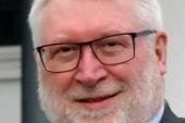 2000 freie Impftermine: Politiker rufen zu Piks auf - Matthias Damm - Landrat