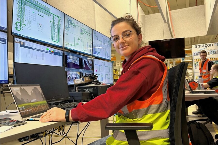 2000 neue Arbeitsplätze: Was Amazon-Roboter in Striegistal suchen - Die 26-jährige Albanerin Feride Loci ist Abteilungsleiterin im Amazon-Logistikzentrum Gera. 