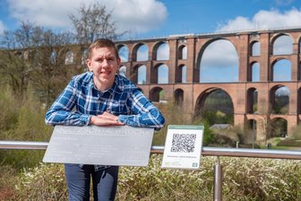 2005: Hannes Reinhold ist der Magie der Göltzschtalbrücke erlegen - Hannes Reinhold ist Brückenführer an der Göltzschtalbrücke.