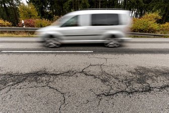 2024 soll Erneuerung der B 174 zwischen Marienberg und Grenzübergang auf rund zehn Kilometern beginnen - Im kommenden Jahr soll mit der Erneuerung der Fahrbahn der B 174 zwischen Marienberg und der Landesgrenze begonnen werden.
