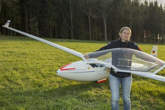 21-jährige Segelfliegerin aus München muss in Sehma notlanden -