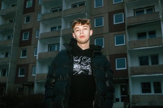 21-Jähriger aus der Nähe von Crimmitschau produziert EDM – und verschenkt 50 Döner - Gregor Schilling produziert seine Musik unter dem Namen "nothingmatters". Das Foto stammt nicht aus Crimmitschau, sondern wurde in Zwickau aufgenommen.