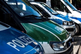 21-Jähriger posiert als Hitlerjunge - Waffenfund bei Durchsuchung in Chemnitz -