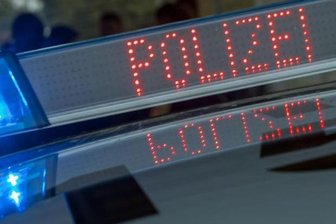 21-Jähriger wird mit Messer bedroht und leicht verletzt - Ein 21-Jähriger ist bei einer Auseinandersetzung am frühen Sonntagmorgen in Döbeln mit einem Messer leicht verletzt worden.