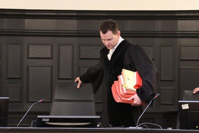 Der Vorsitzende Richter Jörg Burmeister. Das Gesetz sieht bei Kindesmisshandlung in aller Regel Gefängnisstrafen vor. Aber würde das die Zwillinge noch einmal bestrafen?