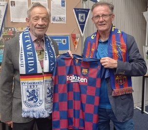 Die Schals haben José Linhard und Harald Kaehs am Freitag schon ausgetauscht. 