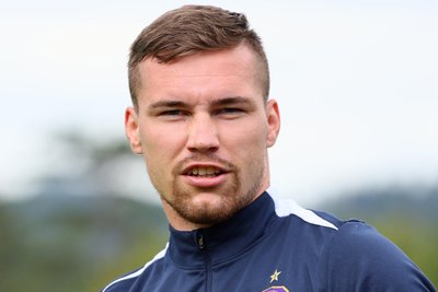 Note 3,5.Schwankend war auch die Saison von Anthony Barylla. Sehr gut hatte er als Innenverteidiger angefangen, dann allerdings auch immer wieder einige Fehler in seinem Spiel gehabt. Zwischenzeitlich musste er deshalb von der Bank aus zuschauen. Unter Härtel wurde er schließlich wieder stärker, kam in der Dreier-, respektive Fünferkette besser zurecht. An die gute Vorsaison konnte er aber nie anknüpfen.